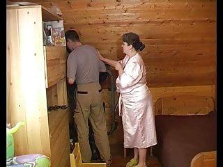 Die Oma Victoria bestraft ihren Enkel