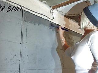 Scharfe Milf mit großen Titten macht es sich selbst